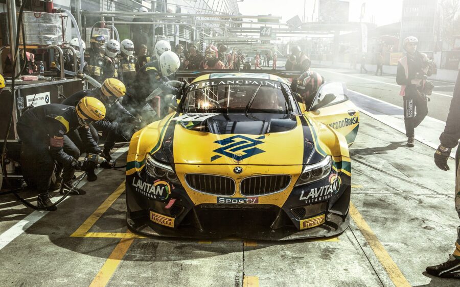BMW: Dynamic Pit Stop Action Wallpaper