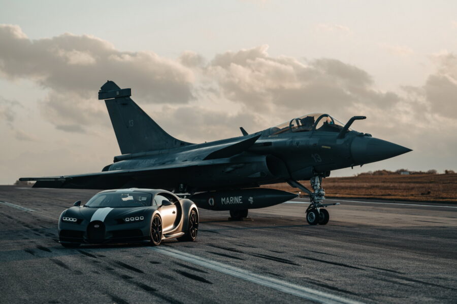 Bugatti: Speed Machines on the Runway Wallpaper