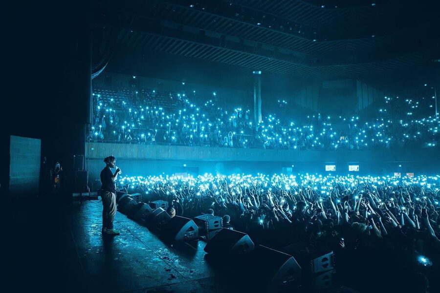 Juice Wrld: Captivating the Masses with Music Wallpaper