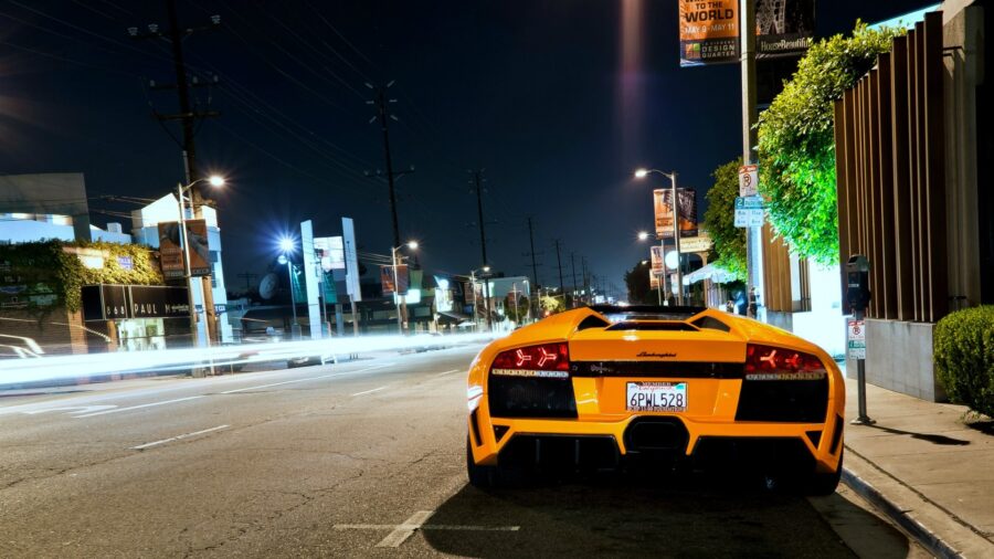 Lamborghini: Verlicht de nacht met power Achtergrond