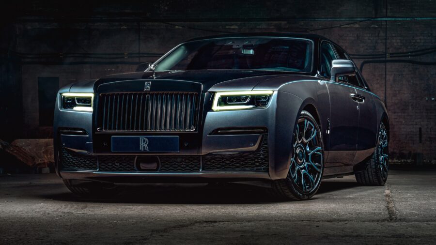 Rolls Royce: Majestic Noir Elegance Achtergrond