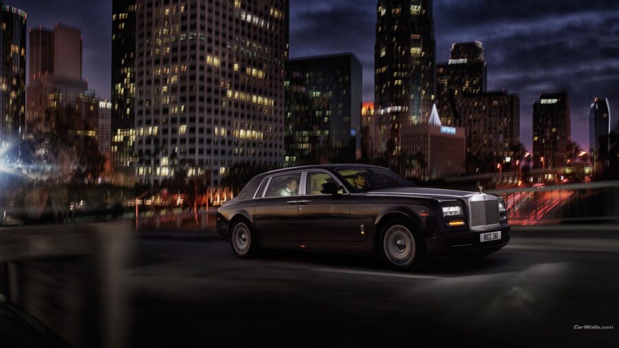 Rolls Royce: Nachtrit Elegance Achtergrond